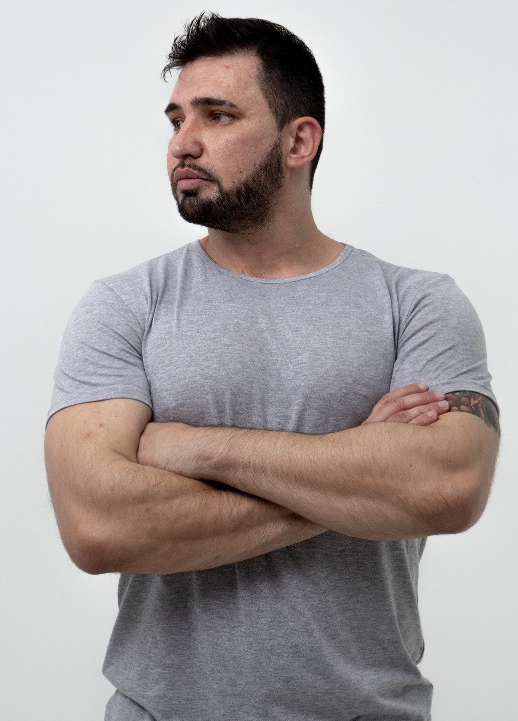 Світло-сіра футболка базова чоловіча з коротким рукавом TvoePolo