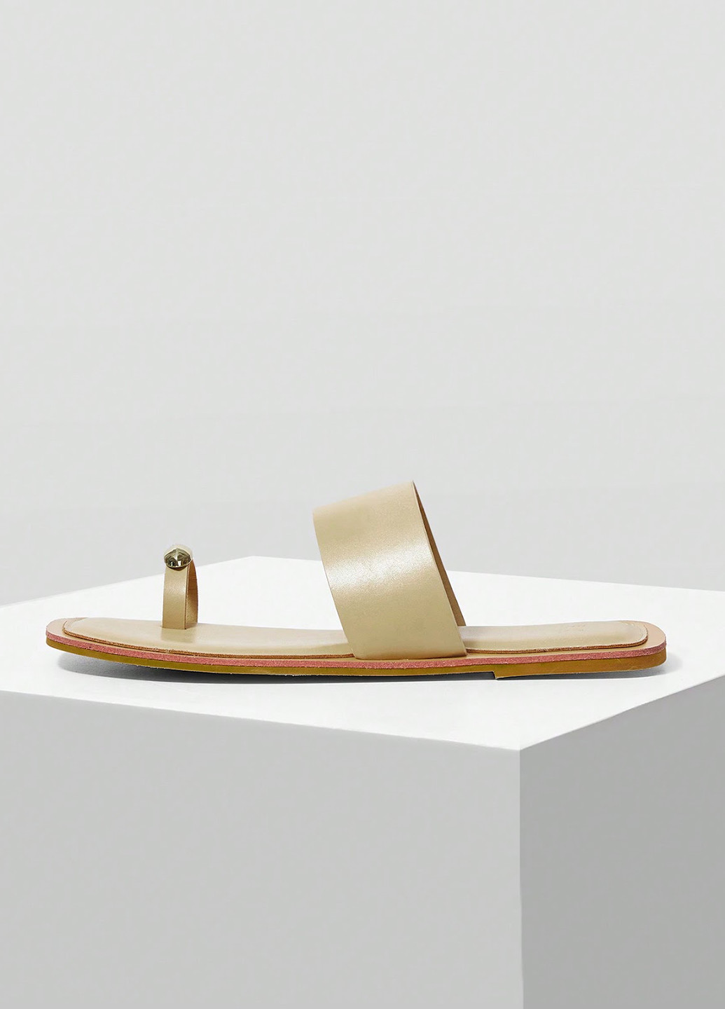 Светло-бежевые кэжуал вьетнамки SHEIN