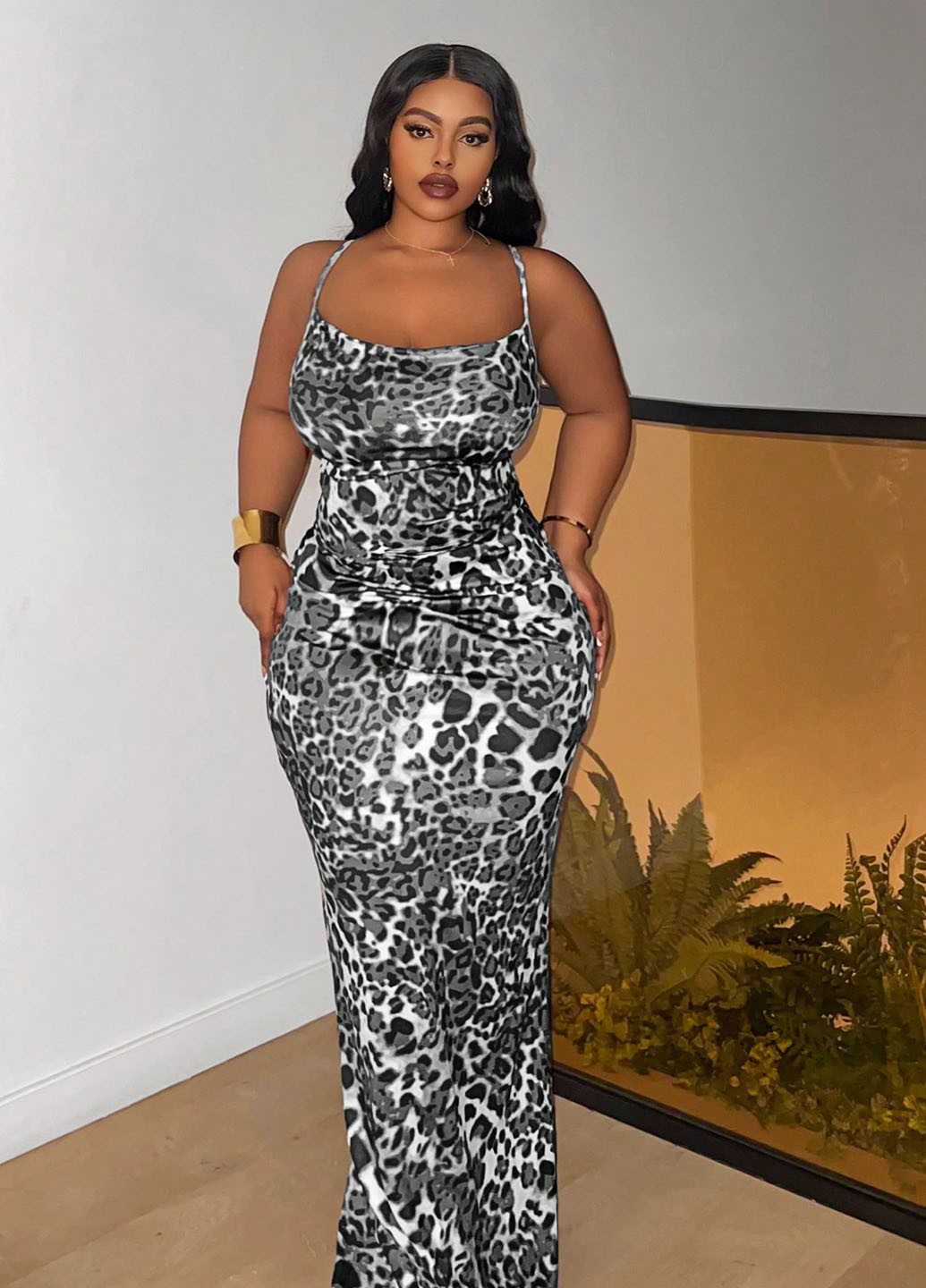 Серое кэжуал платье с открытой спиной SHEIN леопардовый