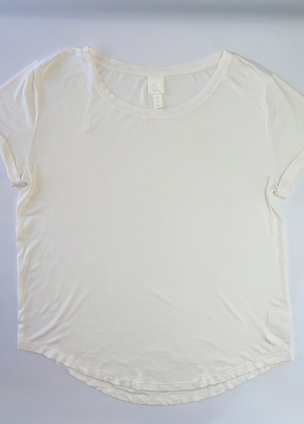 Молочная летняя футболка H&M