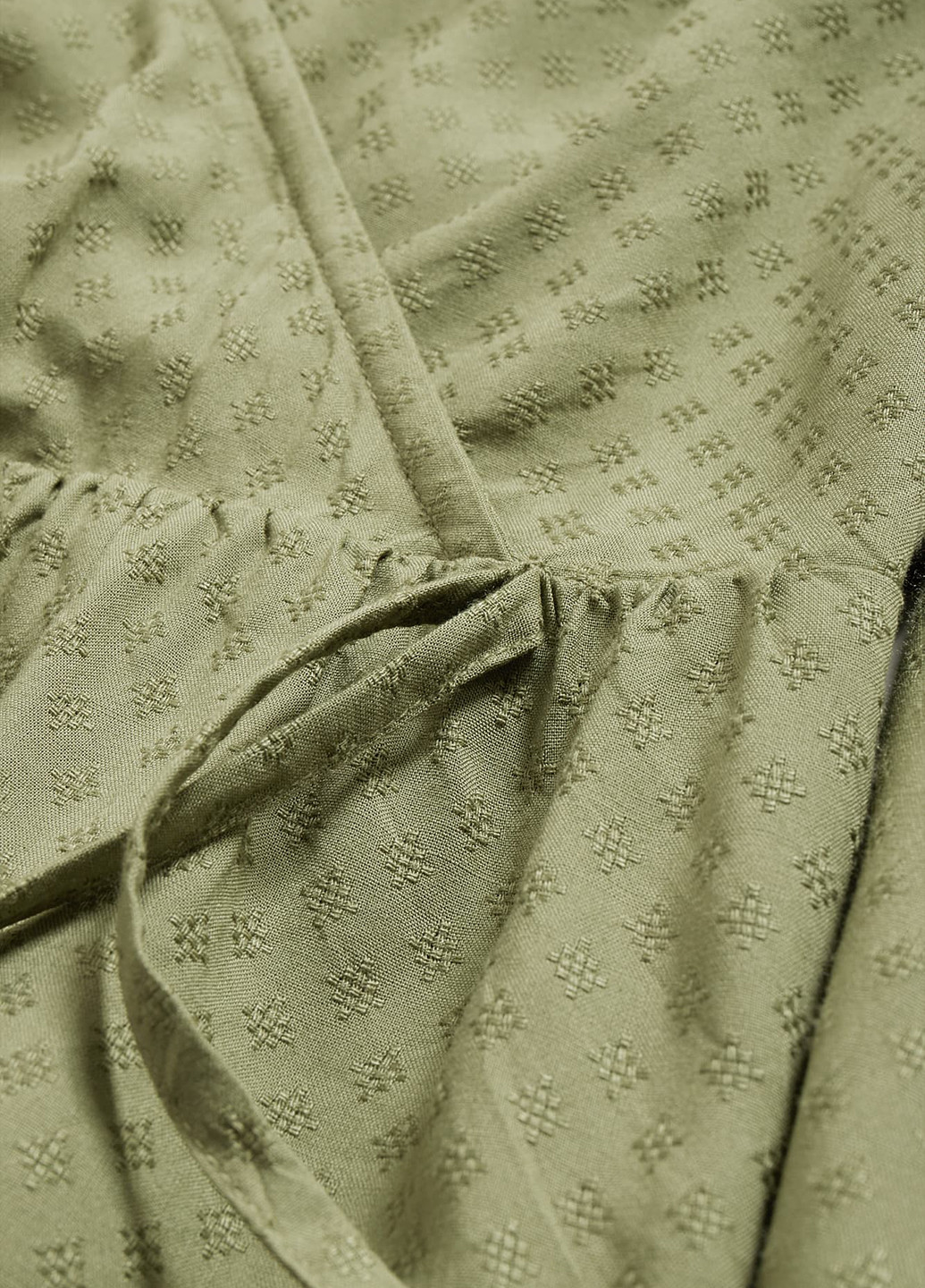 Оливковая блуза на запах, с баской C&A