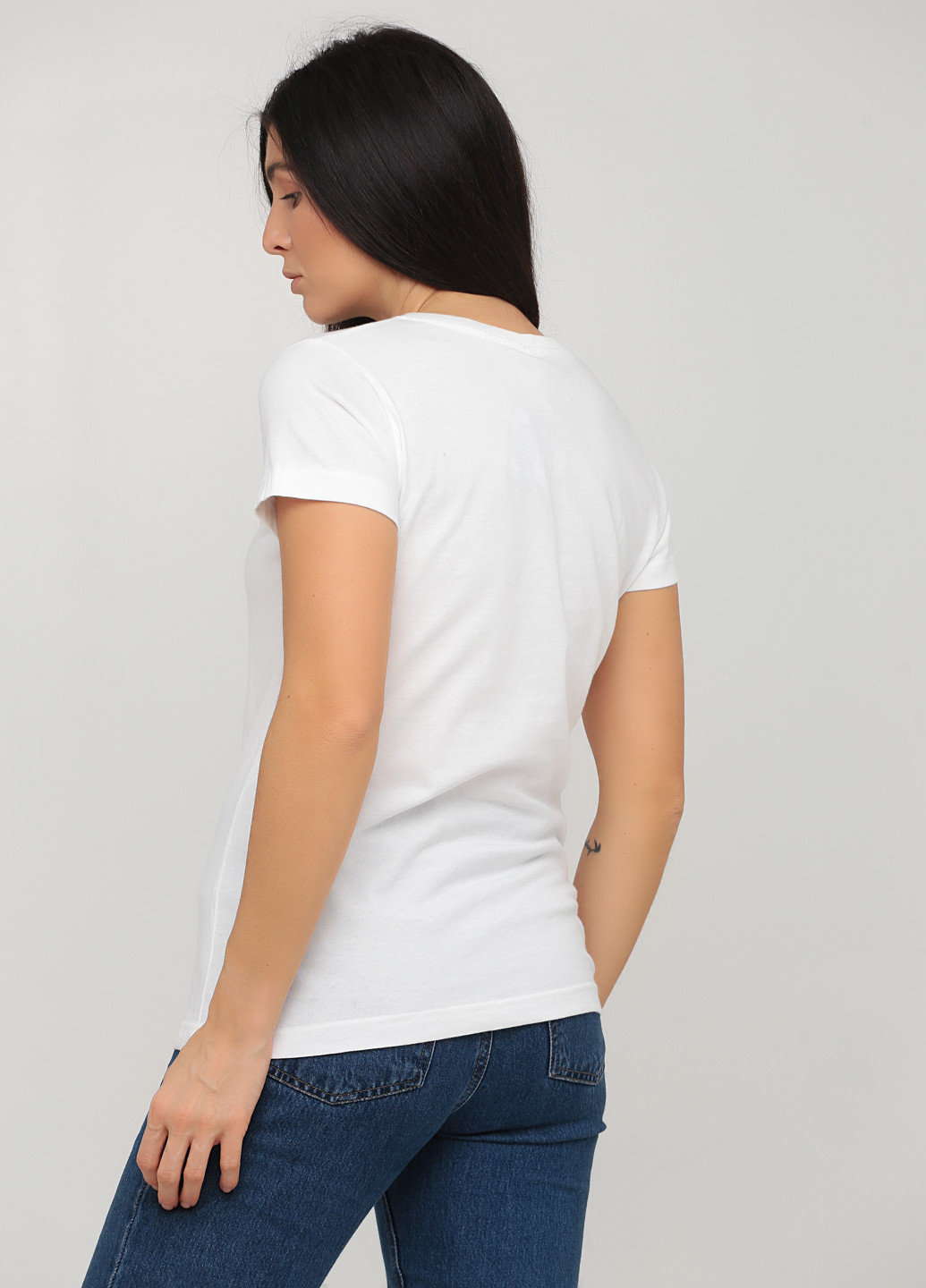 Белая летняя футболка Lat