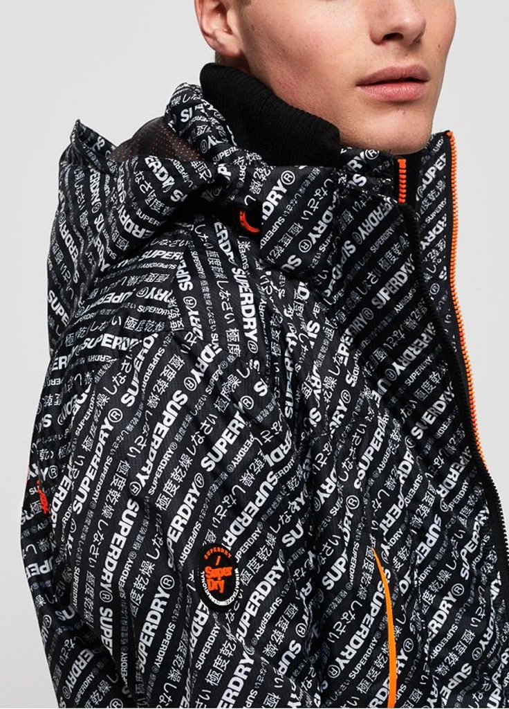Черно-белая демисезонная куртка Superdry