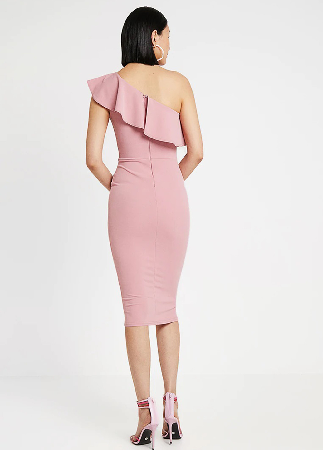 Светло-розовое коктейльное платье футляр Missguided однотонное