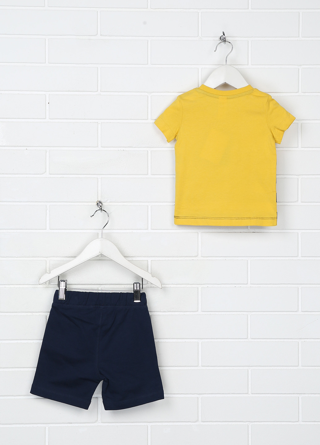 Желтый летний комплект (футболка, шорты) C&A