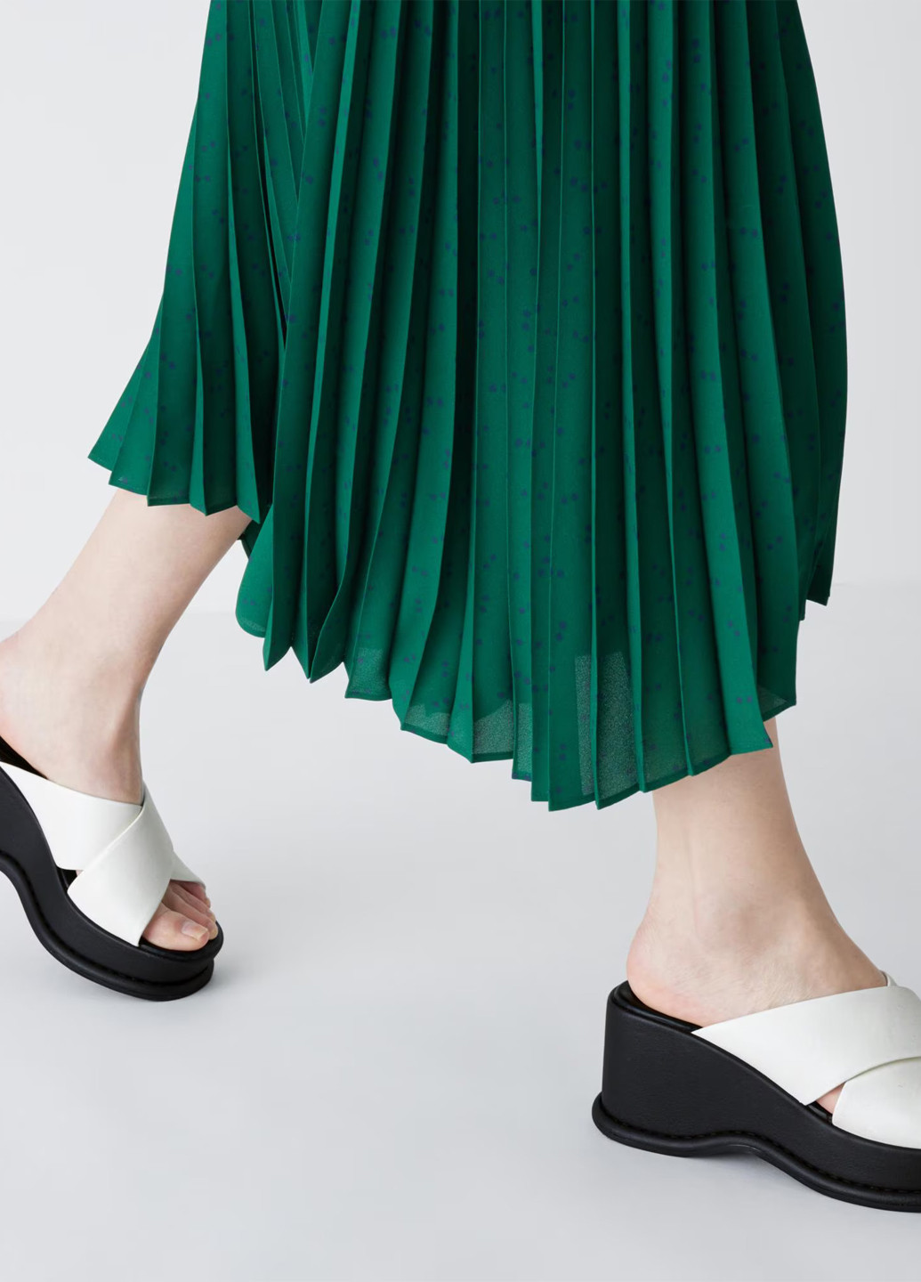 Шльопанці Uniqlo (300911010)