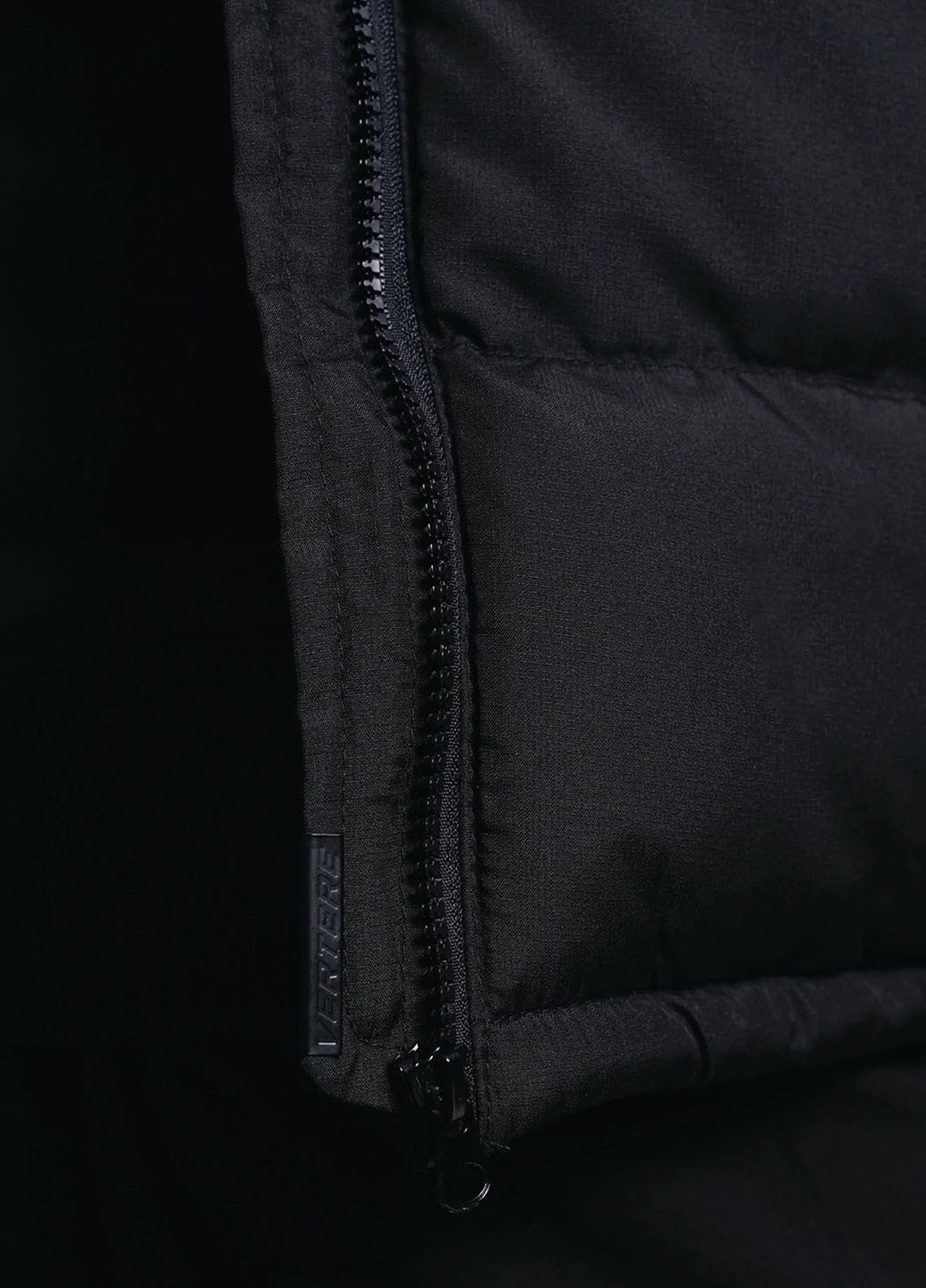 Черная зимняя куртка Vertere Berlin