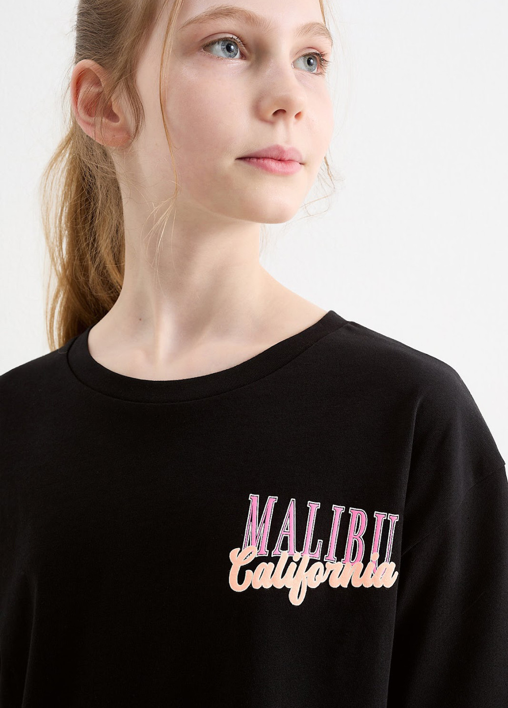 Черная летняя футболка C&A