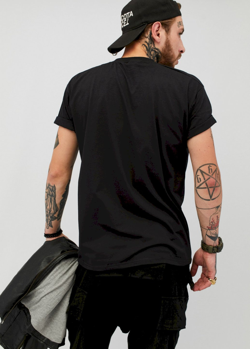 Чорна футболка чоловіча YAPPI