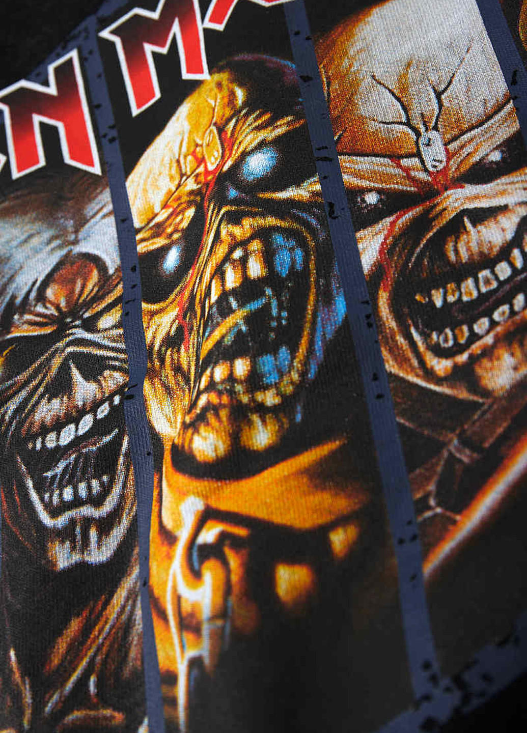 Черный свитшот C&A персонажи без декора (362599588)