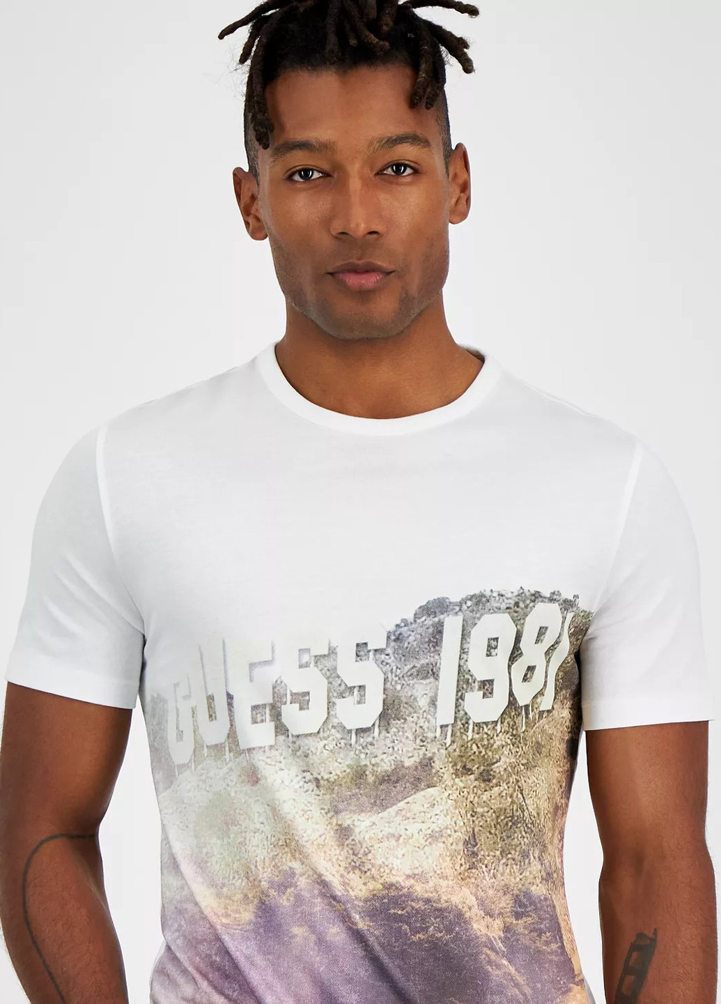 Белая футболка Guess