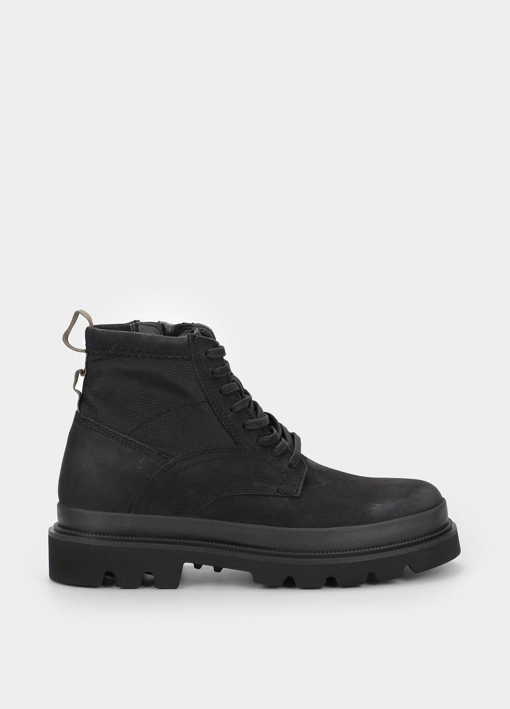 Черные осенние ботинки тимберленды Clarks