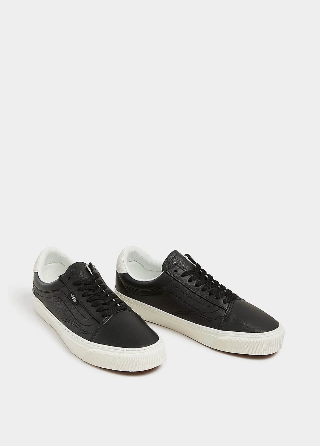 Черные кеды Vans Old Skool с логотипом