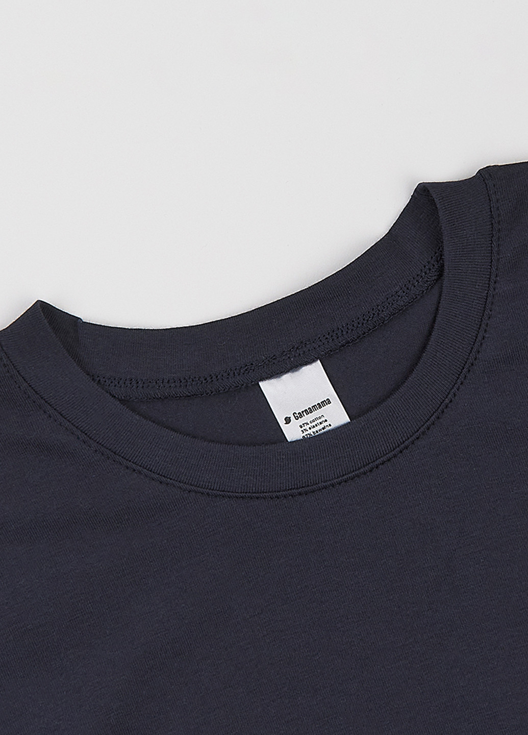Черная летняя футболка Garnamama