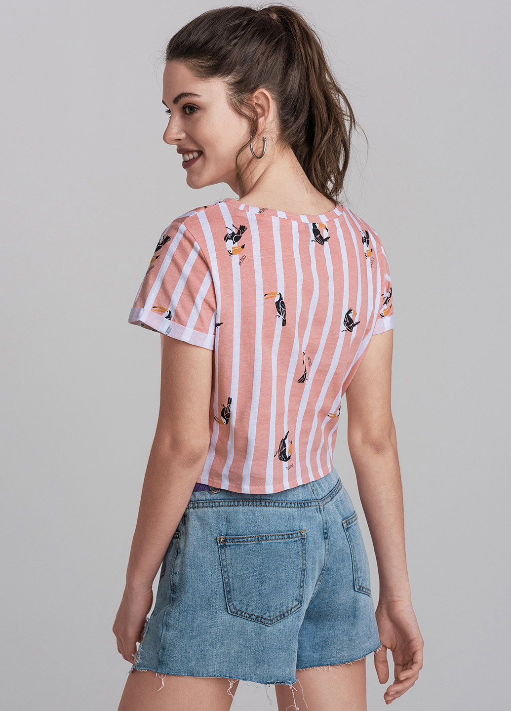 Персиковая летняя футболка befree