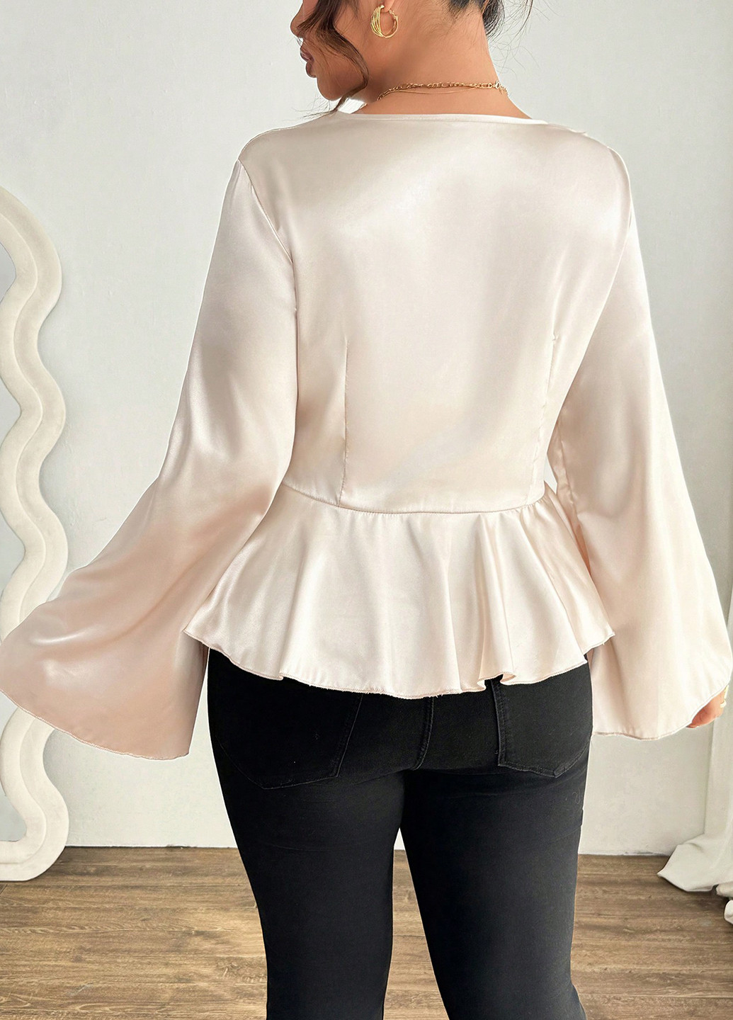 Кремовая блуза с баской SHEIN