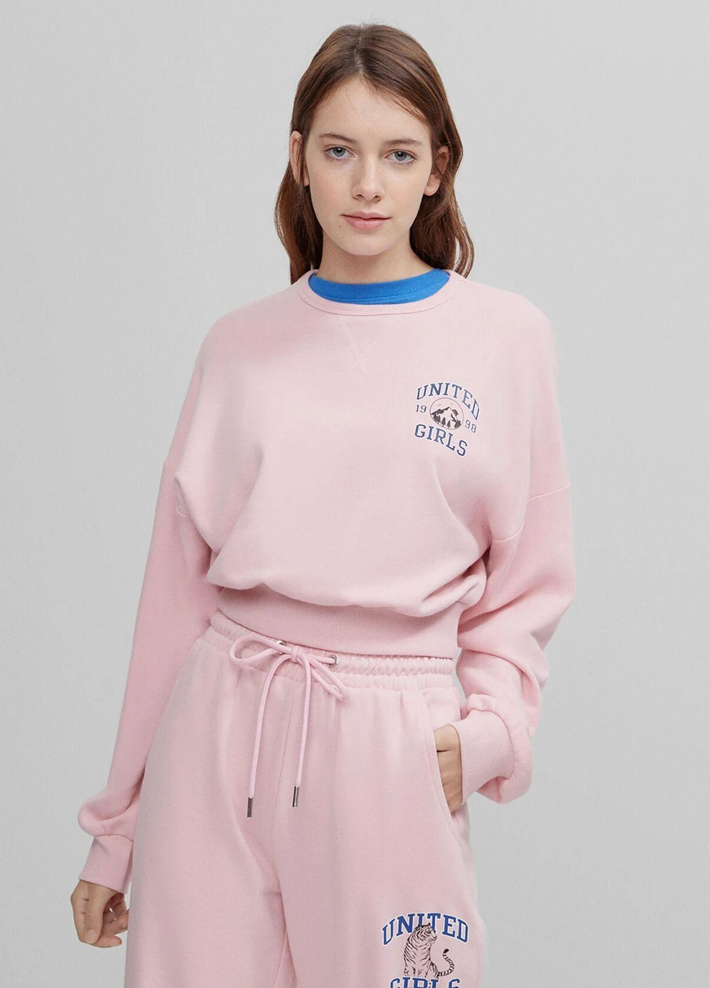 Розовый свитшот Bershka рисунок без декора (251180946)
