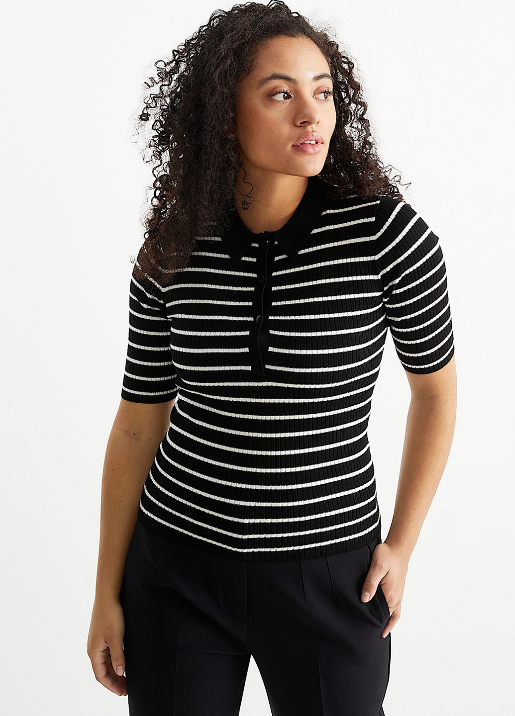 Черно-белая женская футболка-поло C&A в полоску