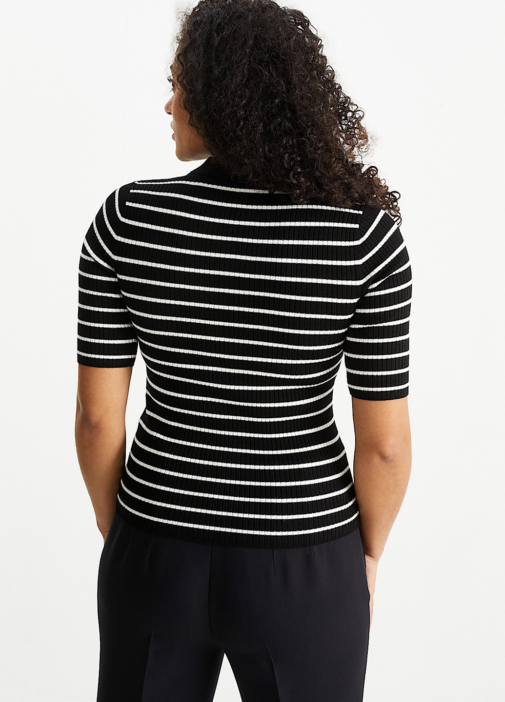 Черно-белая женская футболка-поло C&A в полоску
