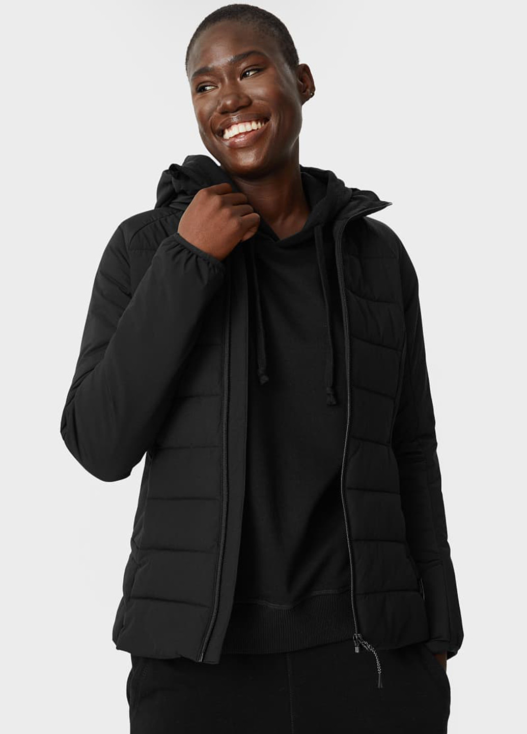 Черная демисезонная куртка C&A