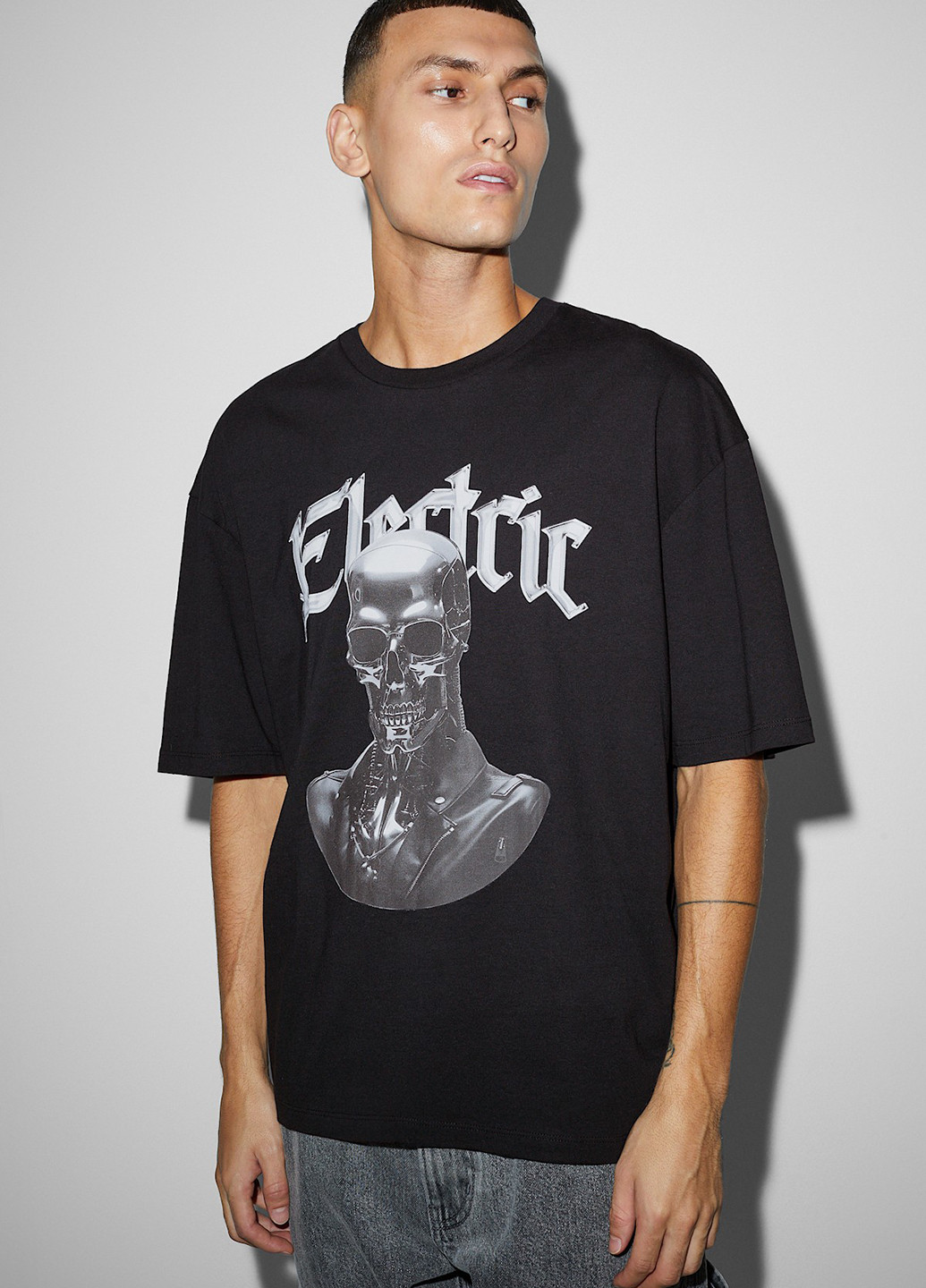 Черная футболка C&A