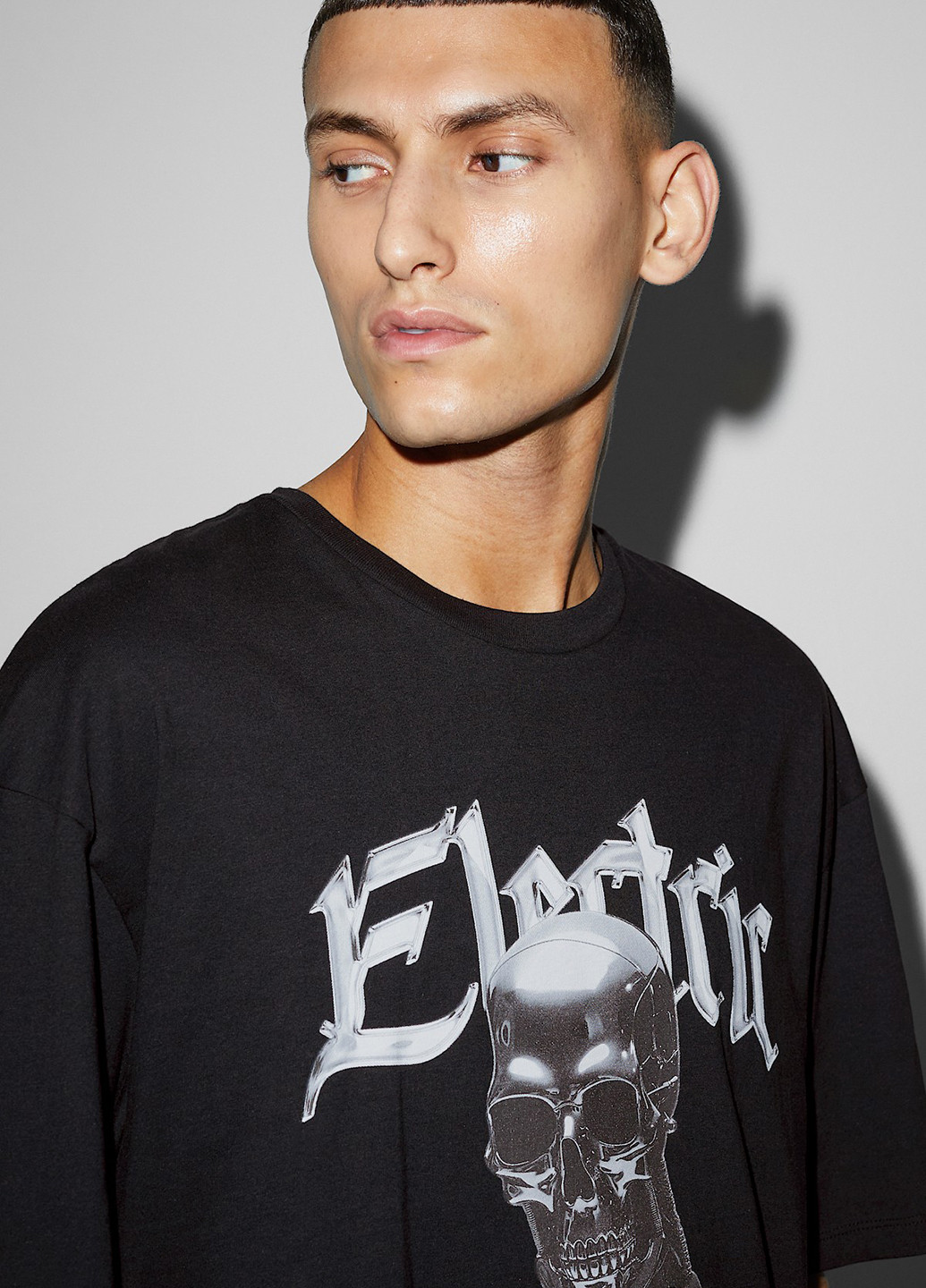 Черная футболка C&A