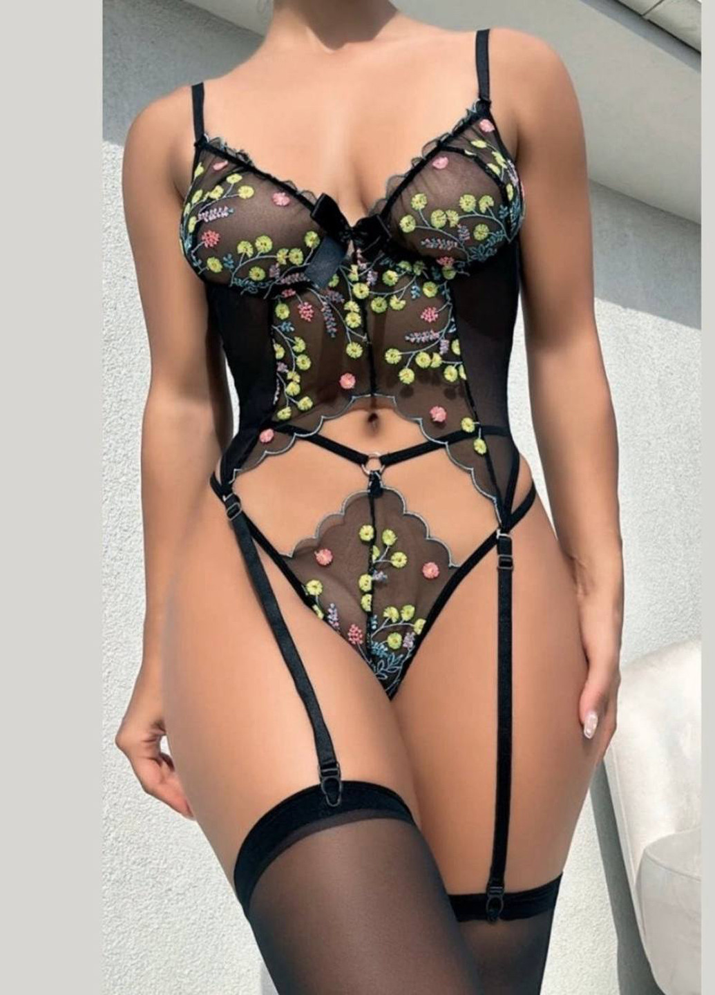 Чорний демісезонний комплект (корсет, трусики, панчохи) NIGHTLIGHT