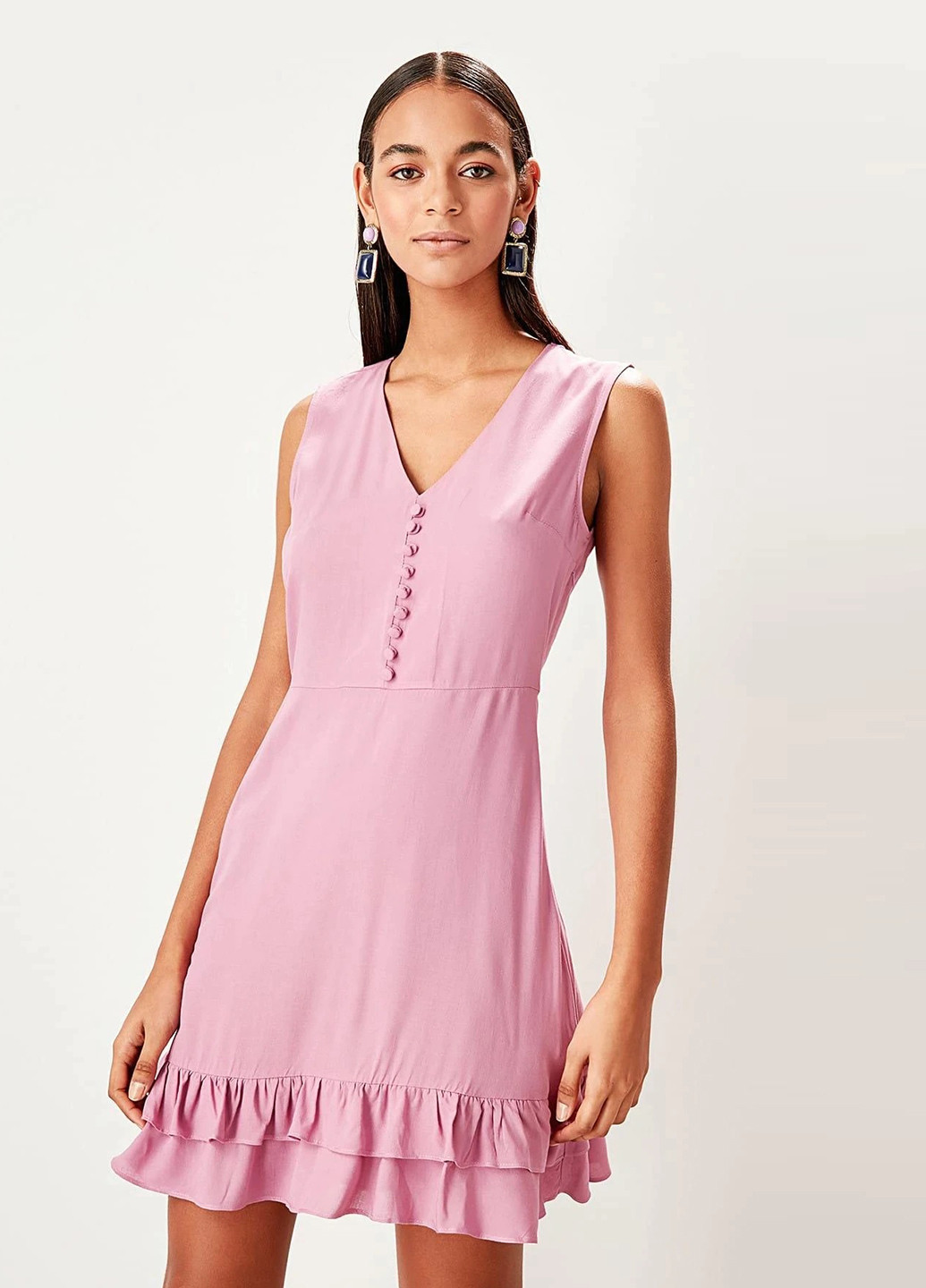 Светло-розовое коктейльное платье клеш Trendyol однотонное