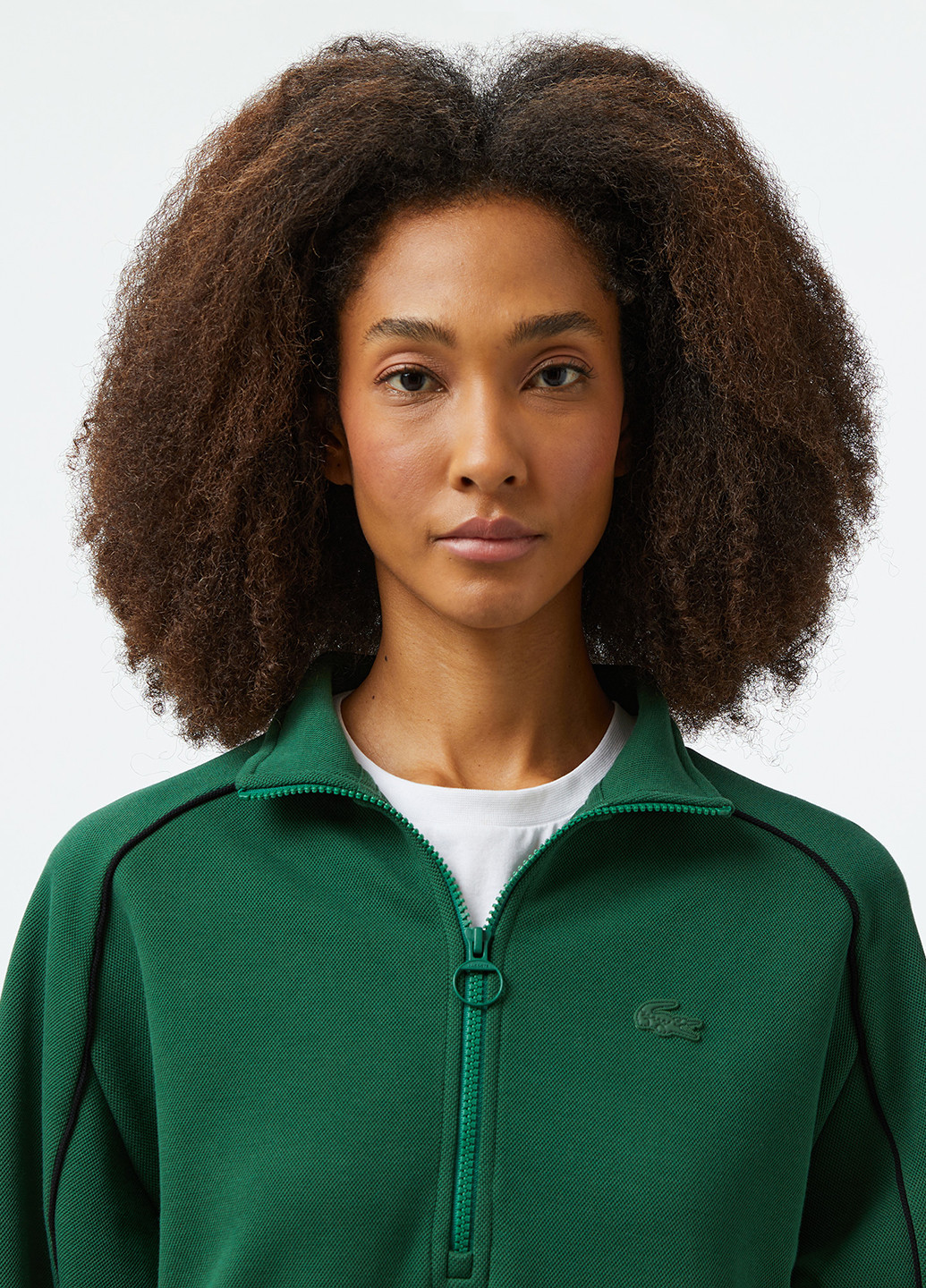 Зеленое спортивное, кэжуал платье плиссированное Lacoste однотонное