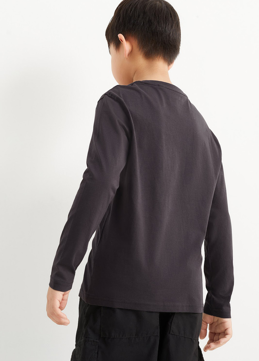 Темно-серый демисезонный кэжуал лонгслив C&A с надписями