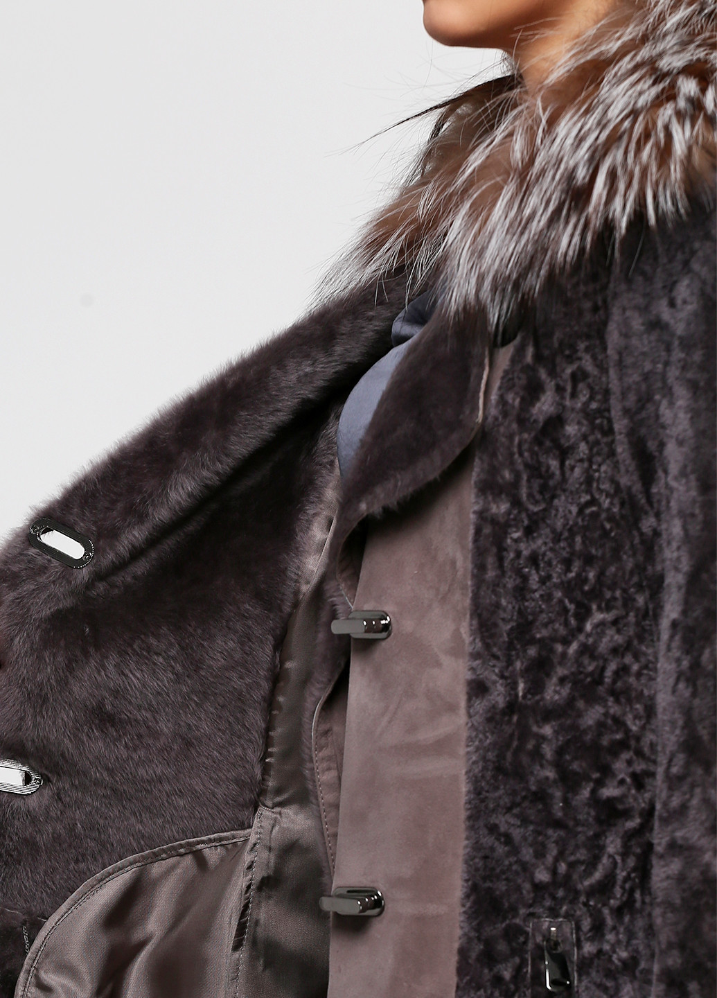 Темно-серое зимнее Пальто замшевое (мех мутон, енот) Harmanli