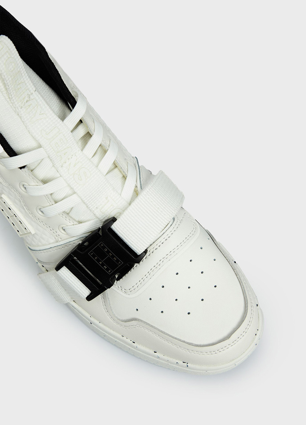 Белые зимние кроссовки Tommy Jeans