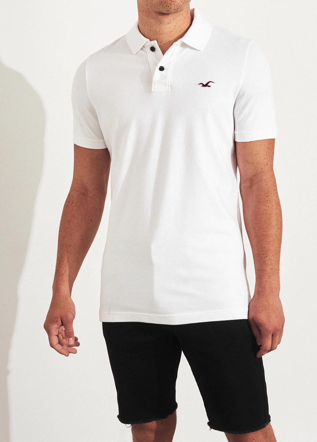 Белая футболка-поло для мужчин Hollister с логотипом