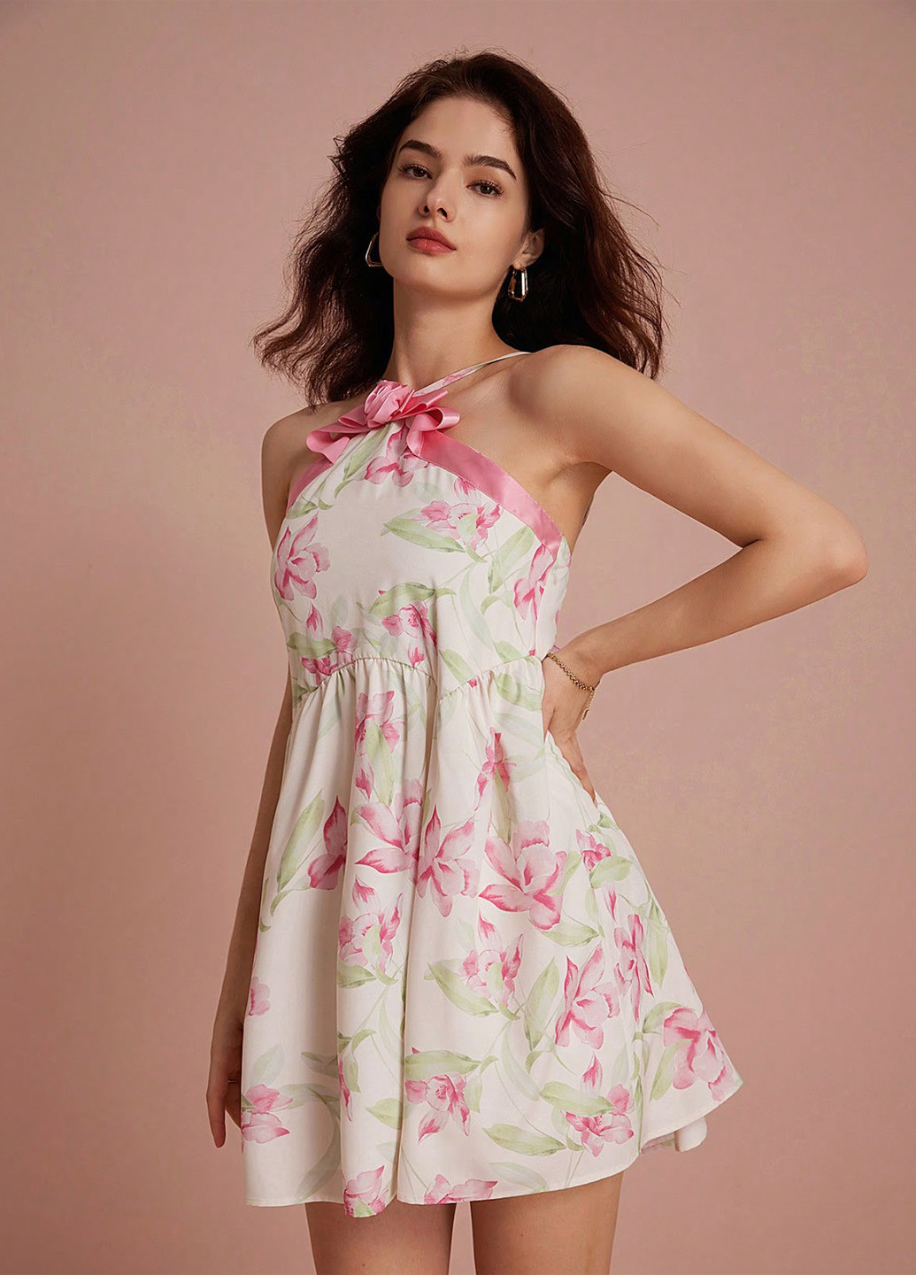 Комбинированное кэжуал платье бэби долл, клеш, с открытой спиной SHEIN с цветочным принтом