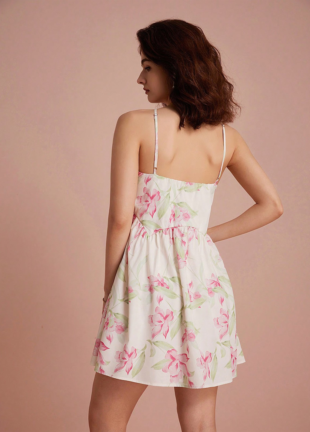 Комбинированное кэжуал платье бэби долл, клеш, с открытой спиной SHEIN с цветочным принтом