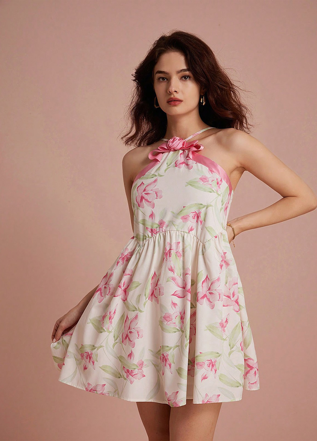 Комбинированное кэжуал платье бэби долл, клеш, с открытой спиной SHEIN с цветочным принтом