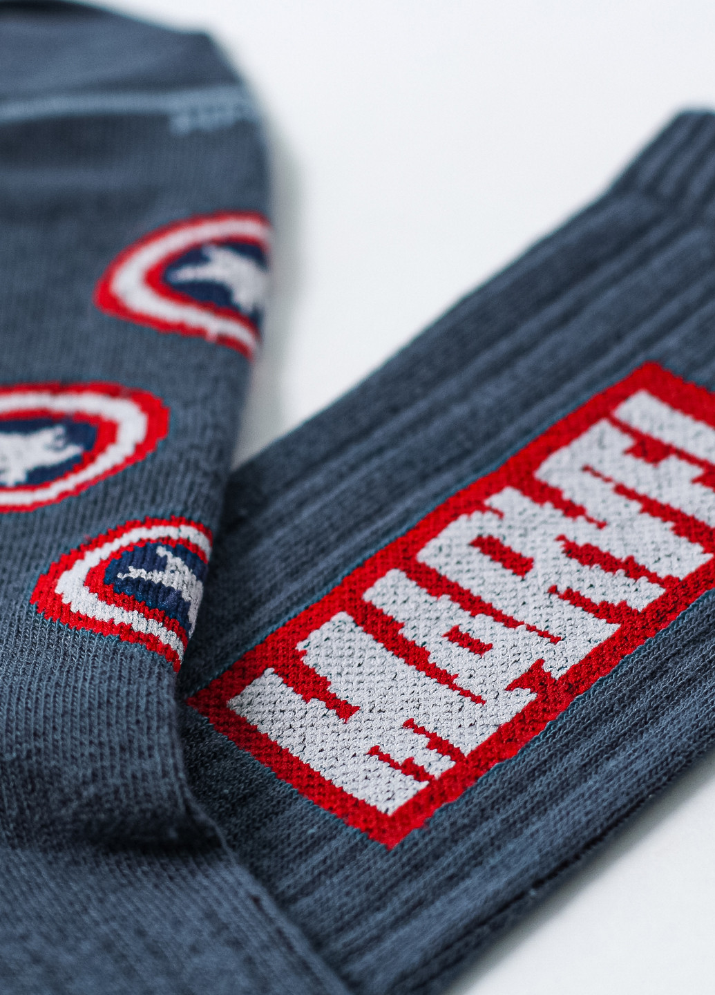 Чоловічі шкарпетки Premium Marvel. щит сірий LOMM сірі повсякденні