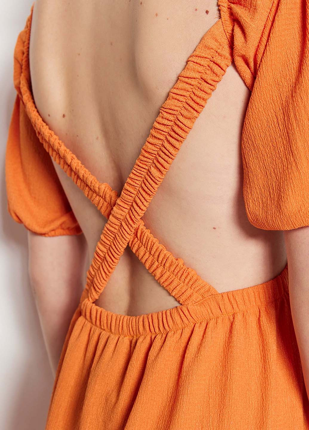 Помаранчева кежуал сукня з відкритою спиною, кльош Trendyol однотонна