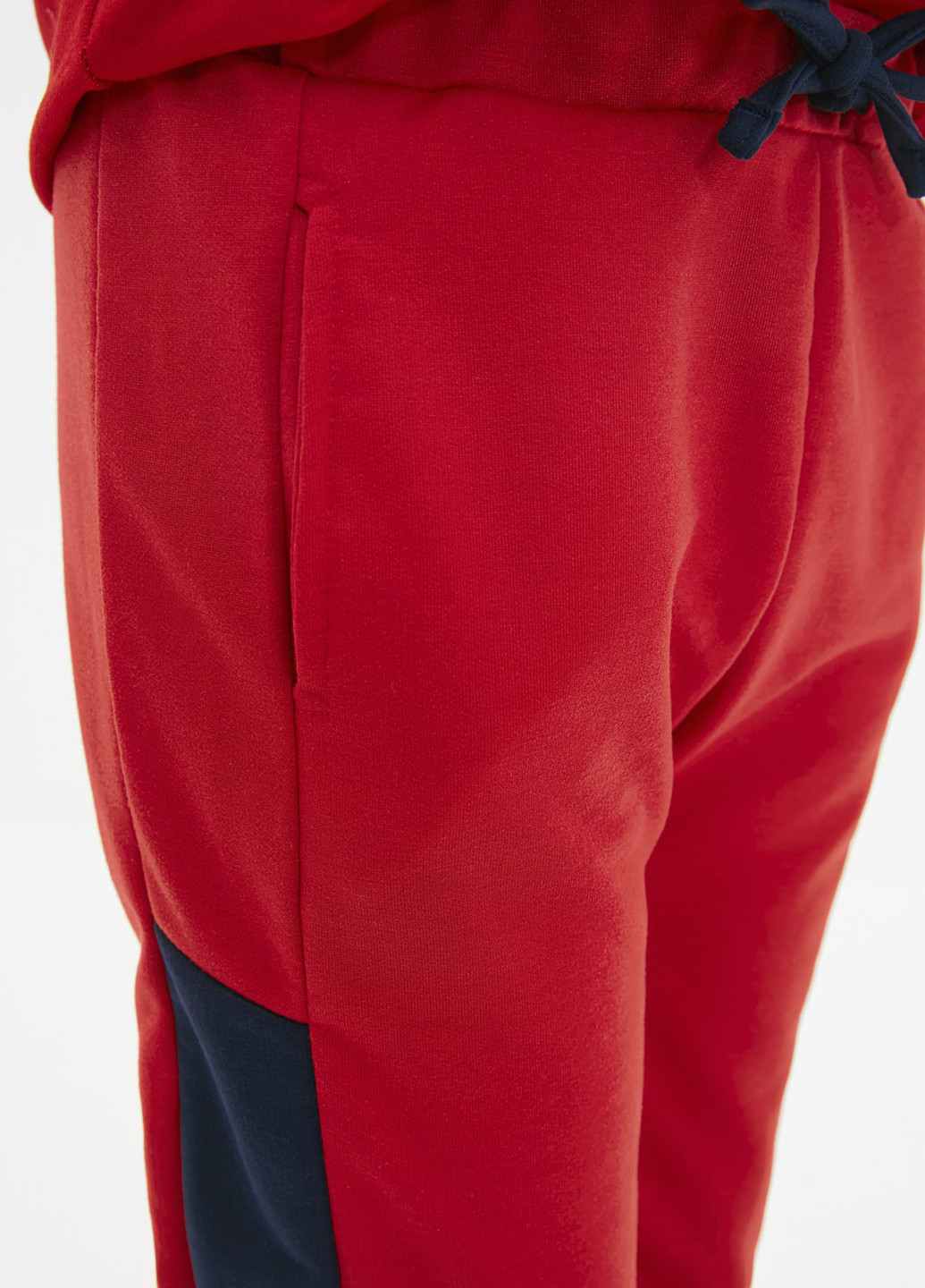 Красные спортивные демисезонные брюки джоггеры Trendyol