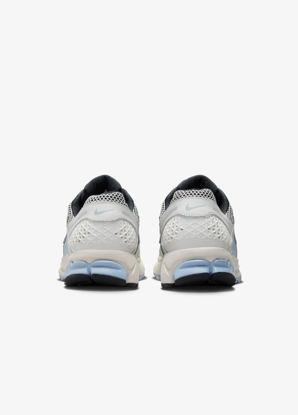 Кросівки FQ7079-001 Nike Zoom Vomero 5 білі демісезони (317226093)