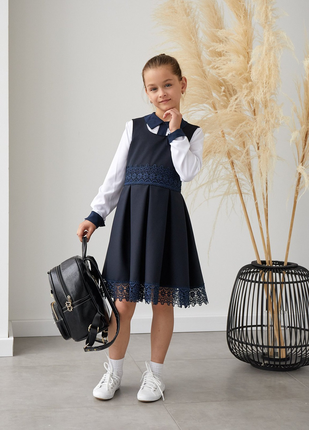 Школьный сарафан для девочки темно-синий No Brand (253518077)