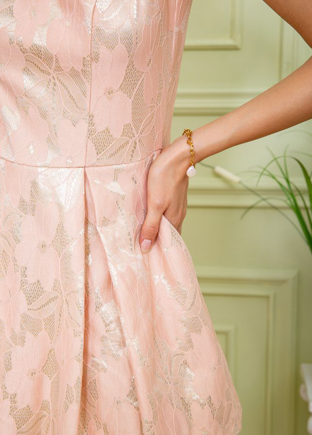 Персиковое кэжуал платье клеш Ager с цветочным принтом