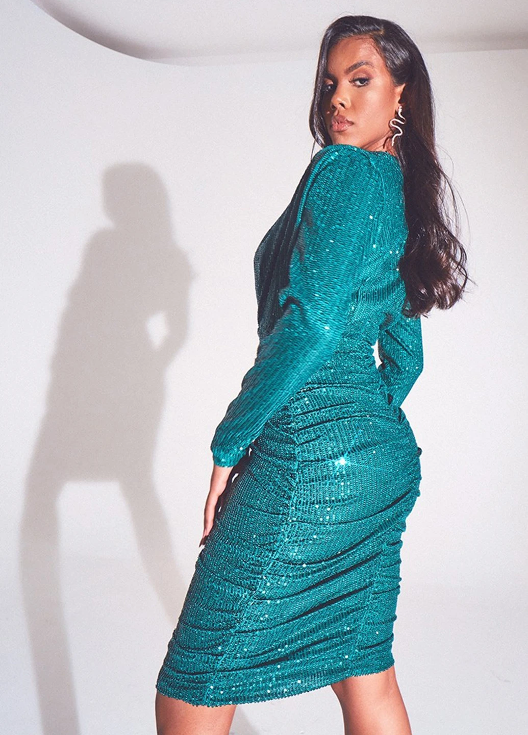 Смарагдова коктейльна сукня PrettyLittleThing однотонна