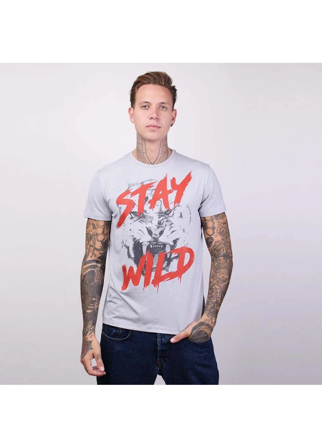 Серая футболка stay wild 991 серый Power