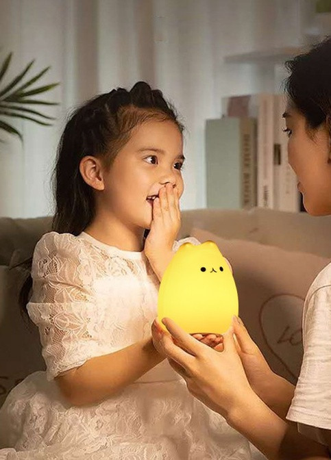 Маленький ночник от батареек Улыбающийся Котик, 10 см, 7 цветов свечения No Brand (252821785)