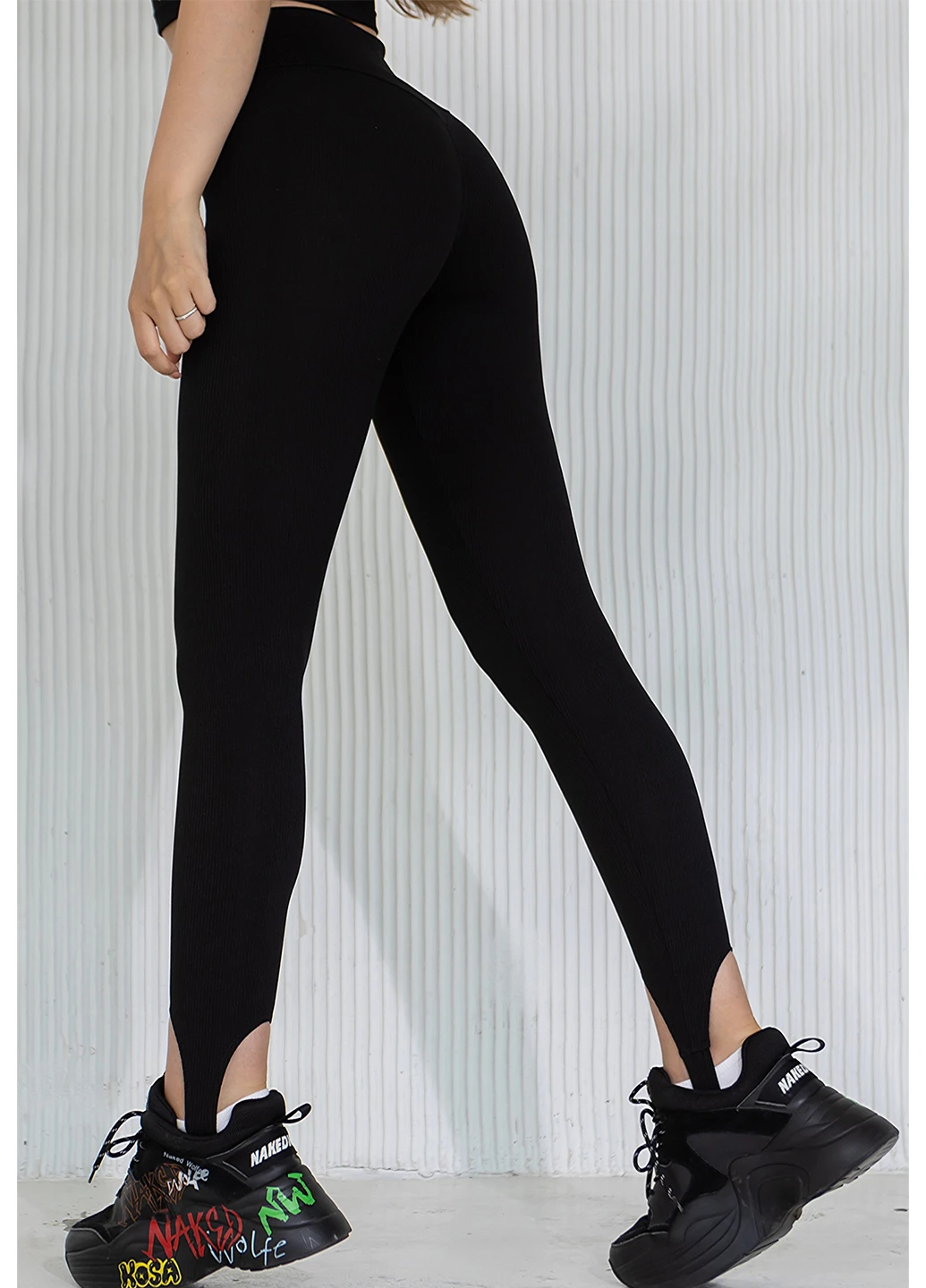 Черные демисезонные леггинсы TOTALFIT