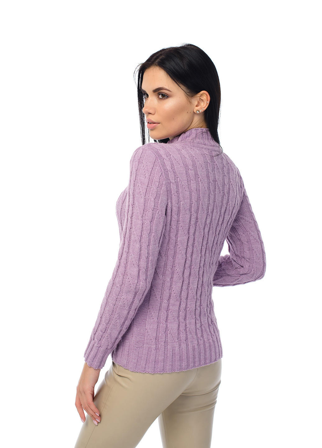 Бузковий зимовий жіночий м'який светр з коміром стійкою SVTR