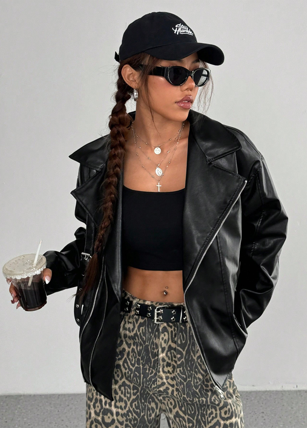 Черная демисезонная куртка косуха SHEIN