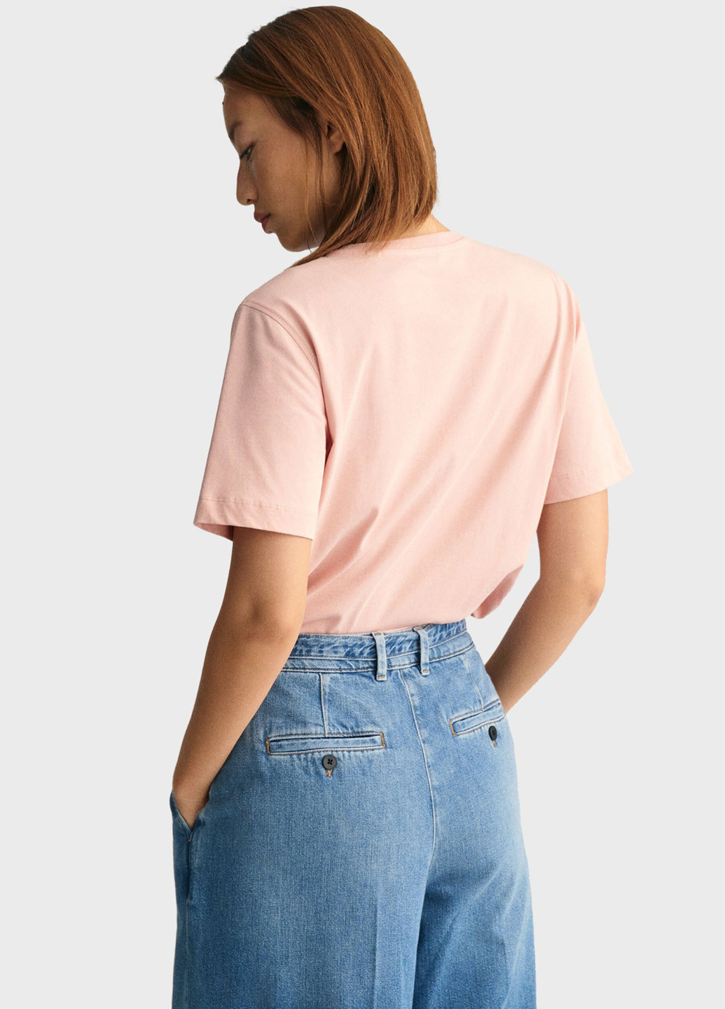 Розовая летняя футболка Gant
