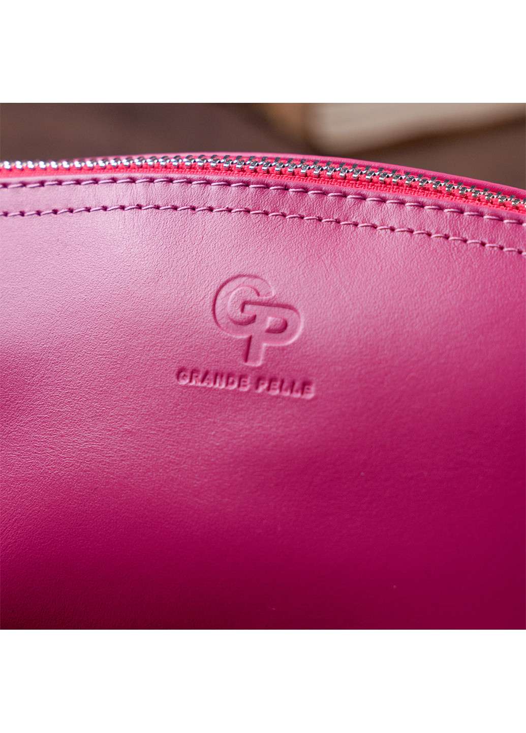 Жіноча шкіряна косметичка 23х10,5х7,5 см Grande Pelle (253491450)